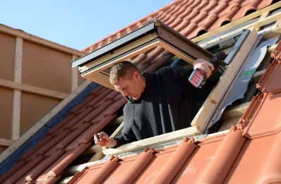 Pose de fenêtres de toit Velux à Puynormand